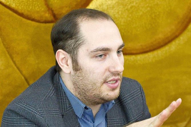 Галстян: сейчас признание Арменией Карабаха станет лучшим подарком для Баку
