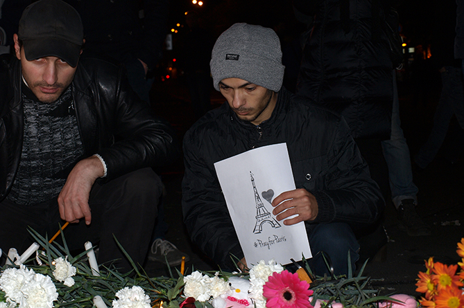 «Ֆրանսիայի համար» ակցիան Երևանում` Փարիզի ահաբեկության զոհերի հիշատակին-11