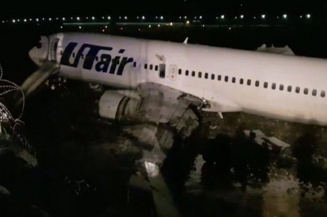 СМИ назвали причину инцидента с самолетом Utair в аэропорту Сочи