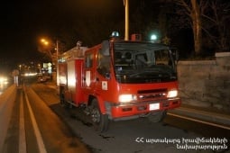 Пожар полыхал в здании завода в Ереване, его тушили 4 пожарных расчета 