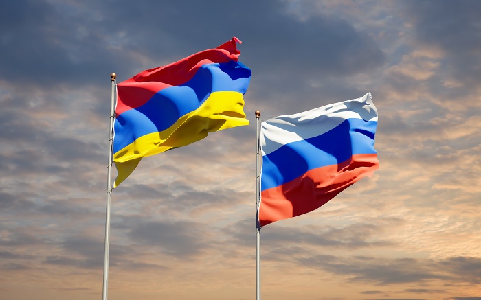 Россия должна быть более сдержанной и признать, что не может решить вопросы безопасности Армении - Симонян