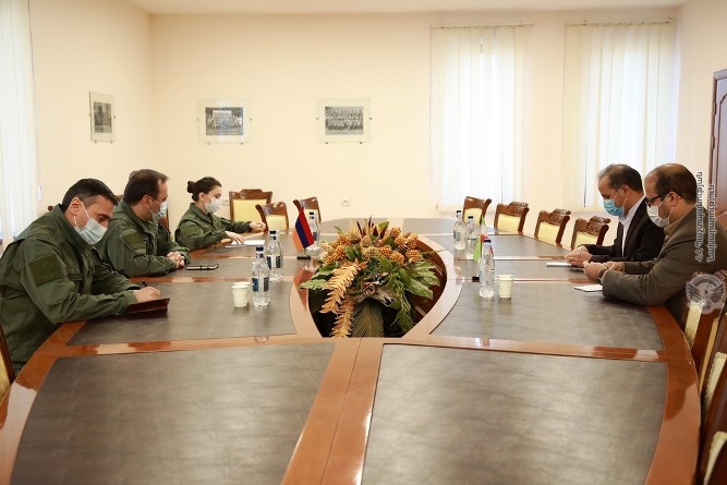 Իրանական կողմին փոխանցվել է, որ ՊԲ-ն իրեն կարող է իրավունք վերապահել կործանիչ հարվածներ հասցնել ԻԻՀ սահմանային հատվածում գտնվող Ադրբեջանի ԶՈՒ-ին Իրանական կողմին փոխանցվել է, որ ՊԲ-ն իրեն կարող է իրավունք վերապահել կործանիչ հարվածներ հասցնել ԻԻՀ սահմանային հատվածում գտնվող Ադրբեջանի ԶՈՒ-ին
