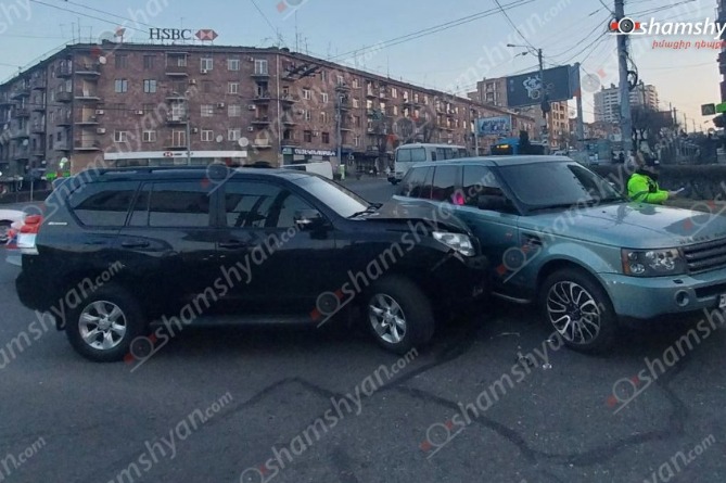 Երևանում ավտովթարի է ենթարկվել ԱԱԽ քարտուղարի ծառայողական մեքենան Երևանում ավտովթարի է ենթարկվել ԱԱԽ քարտուղարի ծառայողական մեքենան
