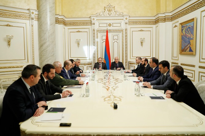 Совбез Армении оценил ситуацию в Арцахе, как крайне напряженную и призвал Азербайджан немедленно начать переговоры по мирному договору