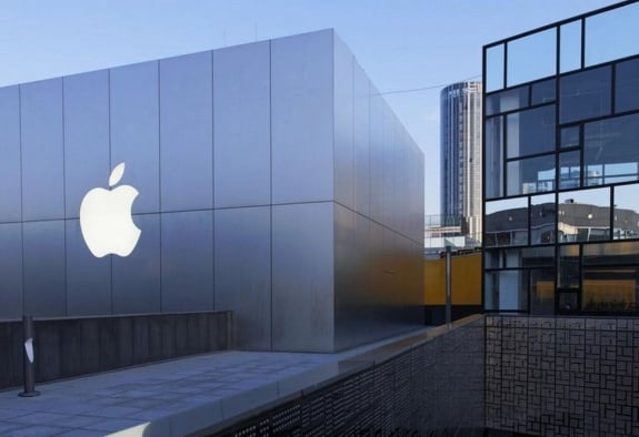 Apple стала самой дорогой компанией мира, опередив Nvidia 