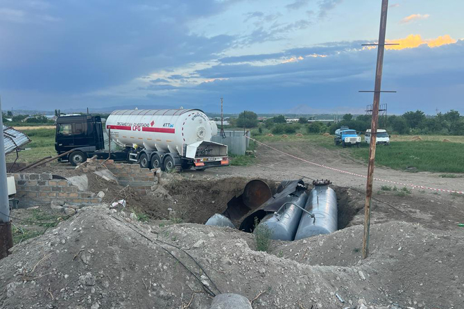 Цистерна с газом взорвалась на трассе в Армении, есть пострадавший (ФОТО)
