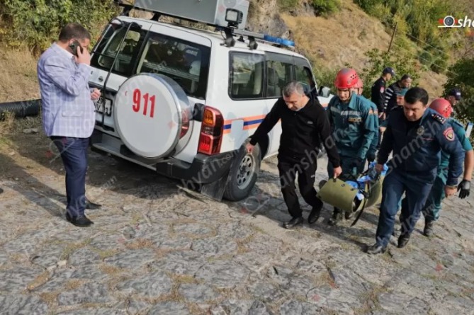 Գառնու տաճարի մոտ 64–ամյա մոպեդավարը գլորվել է ձորը, նրա դին մեծ դժվարությամբ են դուրս բերել Գառնու տաճարի մոտ 64–ամյա մոպեդավարը գլորվել է ձորը, նրա դին մեծ դժվարությամբ են դուրս բերել
