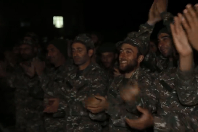 «Они знают, где начинается родина»: армянские резервисты отправляются на форнт, не сомневаясь в победе (ВИДЕО)