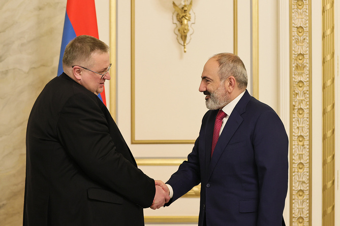 Փաշինյանը ՌԴ փոխվարչապետի հետ քննարկել է Հարավային Կովկասում տրանսպորտային և տնտեսական հաղորդուղիների ապաշրջափակման հարցերը Փաշինյանը ՌԴ փոխվարչապետի հետ քննարկել է Հարավային Կովկասում տրանսպորտային և տնտեսական հաղորդուղիների ապաշրջափակման հարցերը