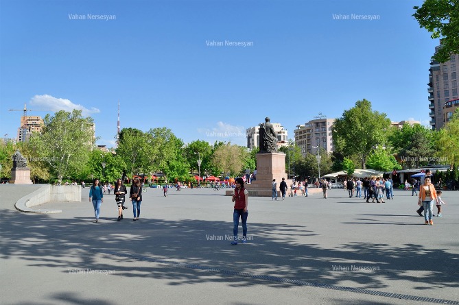 Управление парковкой под Площадью Свободы в центре Еревана перейдет к частной компании Управление парковкой под Площадью Свободы в центре Еревана перейдет к частной компании