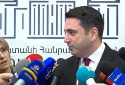 Ален Симонян назвал «политической демонстрацией коллекции весна-лето» активизацию вопроса импичмента премьеру 