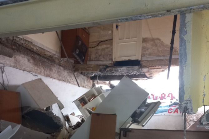 Երևանում փլուզում է տեղի ունեցել (ՖՈՏՈ) Երևանում փլուզում է տեղի ունեցել (ՖՈՏՈ)