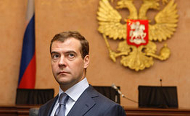 Медведев не видит особых препятствий для открытия КПП на границе РФ и Грузии