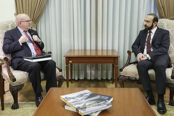 Безопасность арцахцев, угрозы Азербайджана, демаркацию армяно-азербайджанской границы обсудили Мирзоян с Рикером Безопасность арцахцев, угрозы Азербайджана, демаркацию армяно-азербайджанской границы обсудили Мирзоян с Рикером