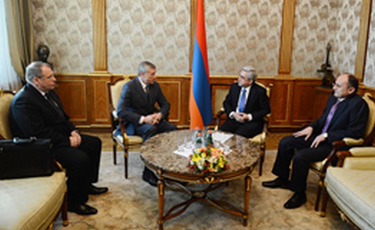 Президент Армении обсудил вопросы сотрудничества с генсеком ОДКБ