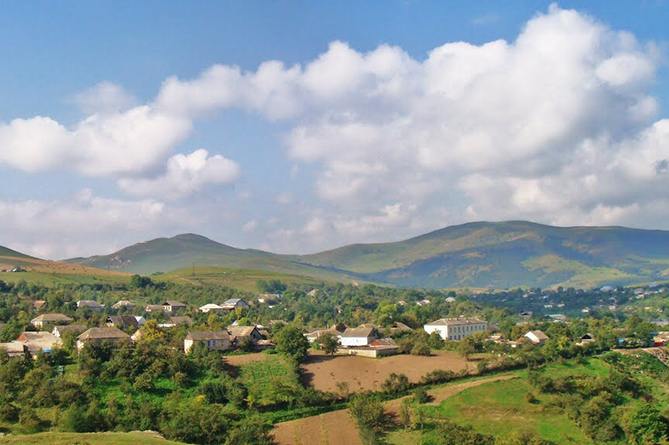 «Упали на жилые дома и подожгли их»: Жители атакованных беспилотниками сел Армении рассказали Омбудсмену подробности