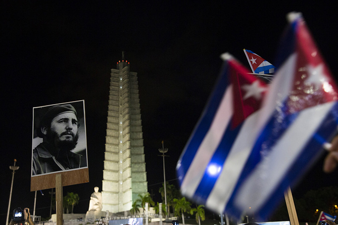 Около миллиона человек приняли участие в акции памяти Фиделя Кастро в Гаване