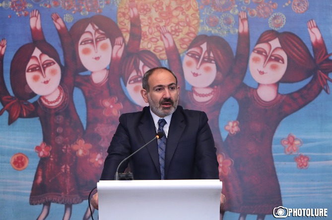 Փաշինյանը կոչ է արել հայ կին ձեռներեցներին չվախենալ «հեծանիվ ստեղծելուց» (ՎԻԴԵՈ)