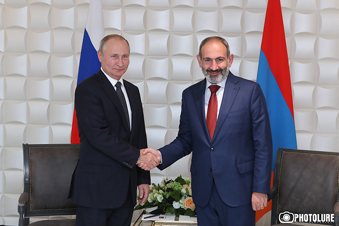 Пашинян поздравил Путина с днем рождения и обсудил ситуацию в Карабахе Пашинян поздравил Путина с днем рождения и обсудил ситуацию в Карабахе