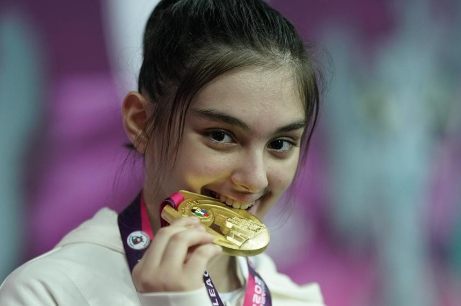 Ոսկե մեդալ՝ կարատեի WKF Youth League պաշտոնական մրցաշարից (ՖՈՏՈ)