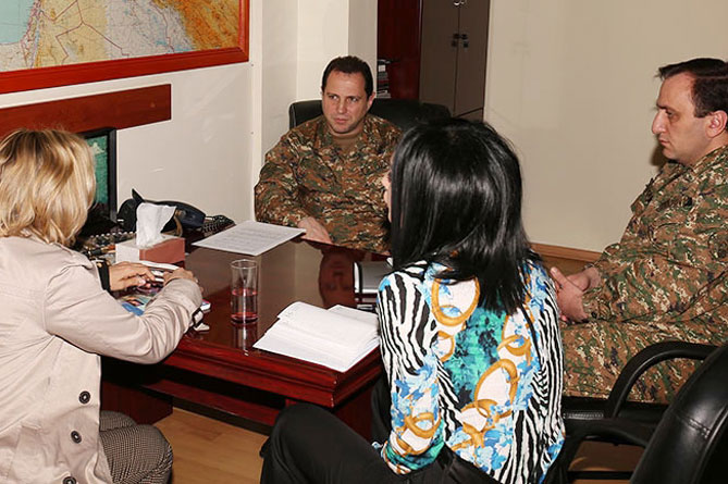 Замминистра обороны Армении проинформировал главу делегации МККК о преступлениях азербайджанских ВС