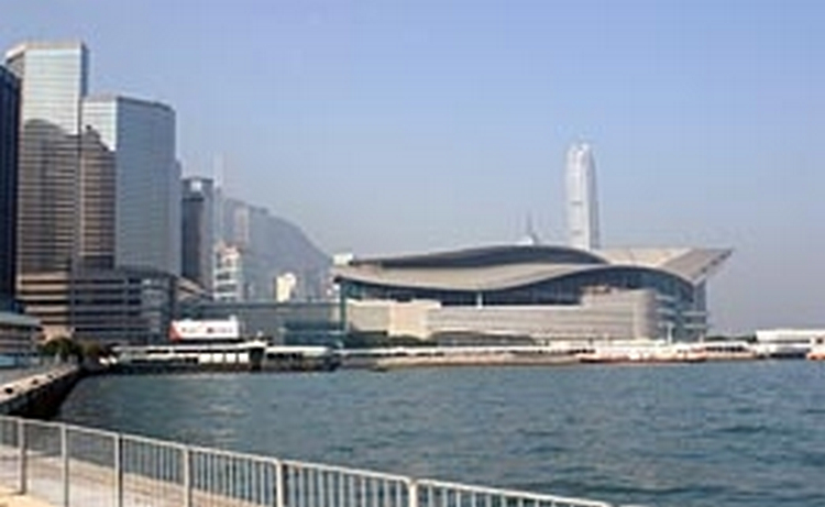 Гонконг признан лучшим городом для шопинга в АТР - исследование
