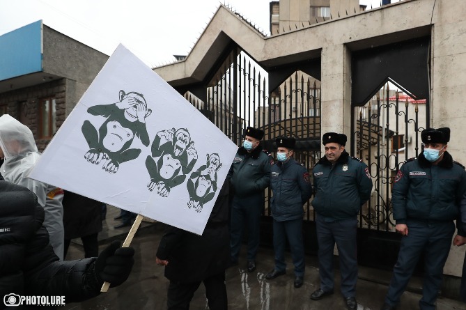 Go home! Армянская оппозиция выступила против деятельности посла ЕС в стране