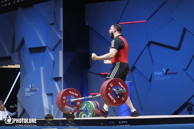 Самвел Гаспарян стал чемпионом Европы по тяжелой атлетике