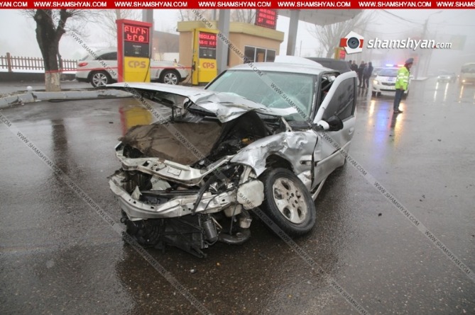 Խոշոր ավտովթար-վրաերթ Երևանում. Opel-ը բախվել է «CPS» բենզալցակայանի մոտ լիցքավորվող Honda-ին (ՖՈՏՈ) Խոշոր ավտովթար-վրաերթ Երևանում. Opel-ը բախվել է «CPS» բենզալցակայանի մոտ լիցքավորվող Honda-ին (ՖՈՏՈ)