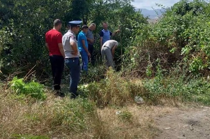 Դաժան դեպք Տավուշի մարզում. 32-ամյա բնակիչը որսորդական դանակով սպանել է 23-ամյա երիտասարդին ու այրել դիակը (ՎԻԴԵՈ) Դաժան դեպք Տավուշի մարզում. 32-ամյա բնակիչը որսորդական դանակով սպանել է 23-ամյա երիտասարդին ու այրել դիակը (ՎԻԴԵՈ)