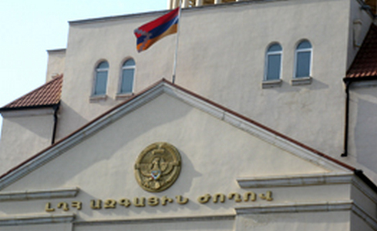 Двое депутатов парламента Карабаха сложили свои мандаты в связи с переходом на другую работу