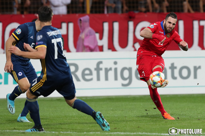 Сборная Армении забила третий гол в матче с боснийцами 