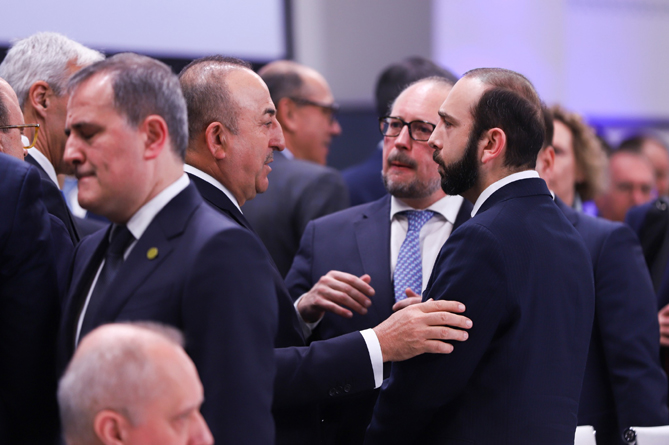 МИД Армении опроверг факт трехсторонней встречи Мирзоян-Байрамов-Чавушоглу (ФОТО)