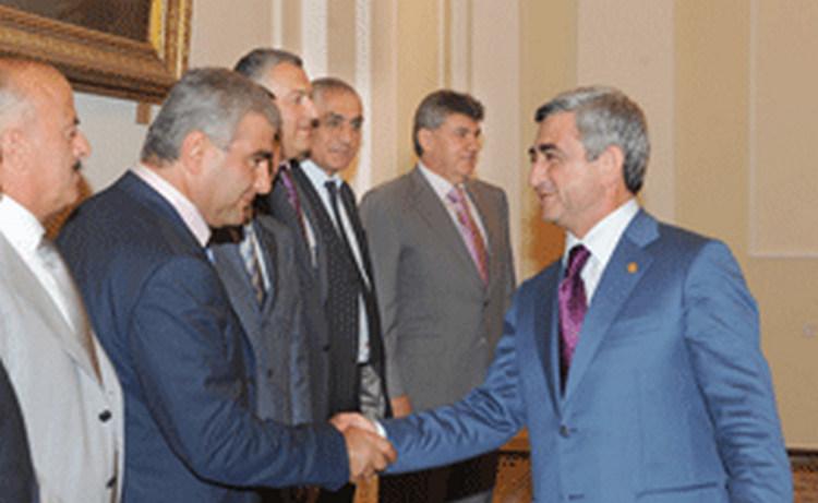 Президент Армении обсудил вопросы сотрудничества с армянскими предпринимателями из России