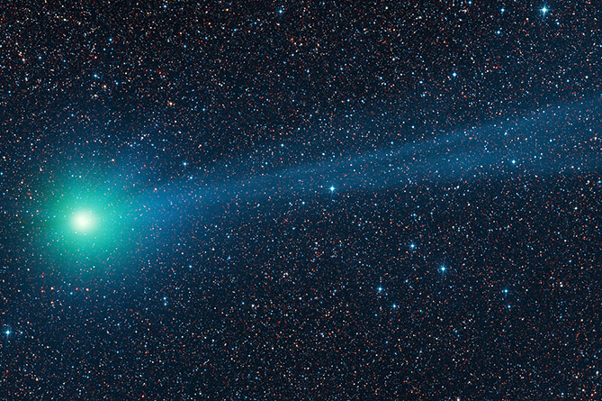 К Земле приближается уникальная комета