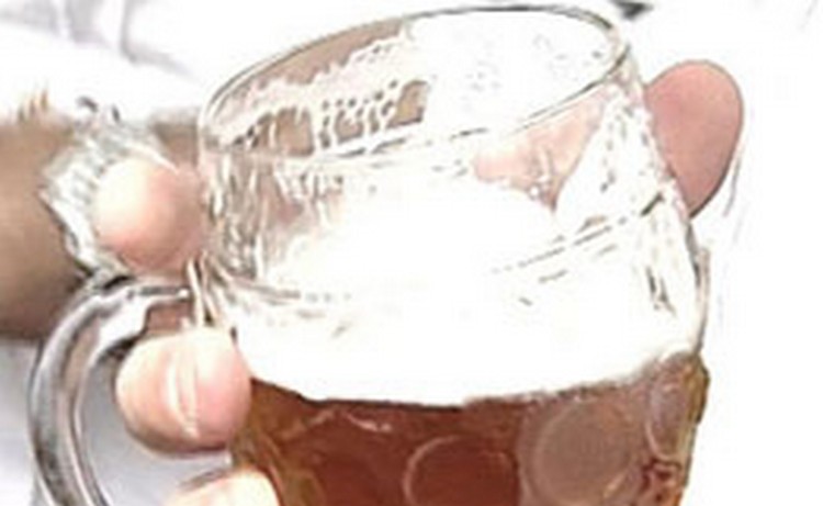 Пивовары могут инвестировать около 5 млрд руб в рекламу пива на стадионах - Heineken Пивовары могут инвестировать около 5 млрд руб в рекламу пива на стадионах - Heineken