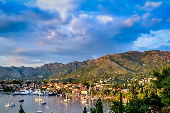 Словения первой в Европе объявила о преодолении эпидемии коронавируса