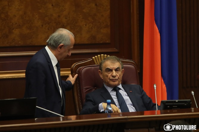 Баблоян о резонансном заявлении соратника Пашиняна: в вопросе Арцаха не должно быть черных и белых