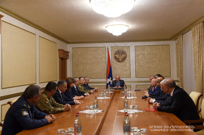 Министру обороны Арцаха присвоено звание генерал-лейтенанта Министру обороны Арцаха присвоено звание генерал-лейтенанта