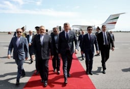 Министр обороны Ирана прибыл в Армению