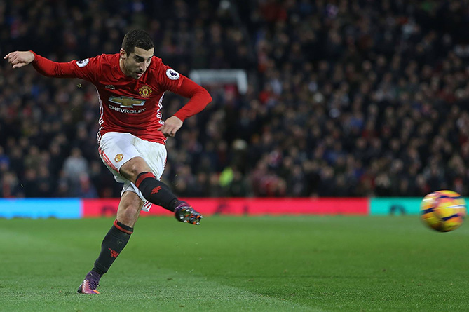 Мхитарян вылетел в Одессу на матч с "Зарей"