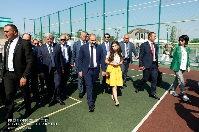 Վարչապետը Մասիսում ներկա է գտնվել Ֆրանկոֆոնիայի զբոսայգու և ընտանեկան մարզահամալիրի բացման արարողությանը (ՖՈՏՈ) Վարչապետը Մասիսում ներկա է գտնվել Ֆրանկոֆոնիայի զբոսայգու և ընտանեկան մարզահամալիրի բացման արարողությանը (ՖՈՏՈ)