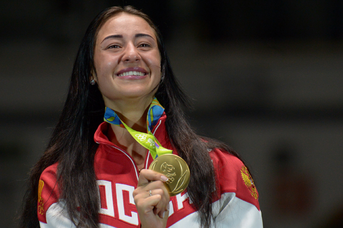 Яна Егорян: "Я армянская женщина, я к вниманию всегда готова!"