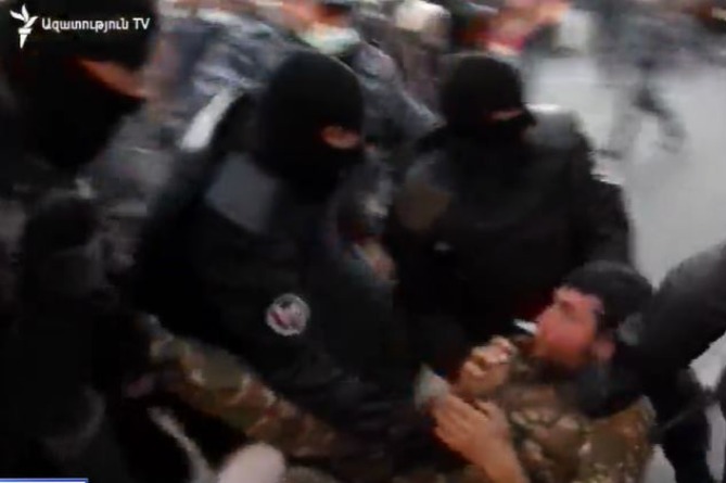 Полиция провела массовые задержания на митинге "Сасна црер" в Ереване