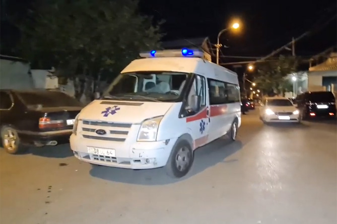Դաժան սպանություն Երևանում. 31–ամյա զարմիկը դանակահարել է 55–ամյա քեռուն մեքենա կայանելու հարցի շուրջ վեճի պատճառով (ՎԻԴԵՈ) Դաժան սպանություն Երևանում. 31–ամյա զարմիկը դանակահարել է 55–ամյա քեռուն մեքենա կայանելու հարցի շուրջ վեճի պատճառով (ՎԻԴԵՈ)