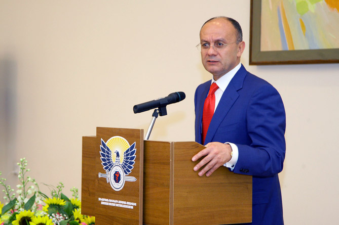 СМИ узнали о политических планах экс-министра обороны Оганяна СМИ узнали о политических планах экс-министра обороны Оганяна