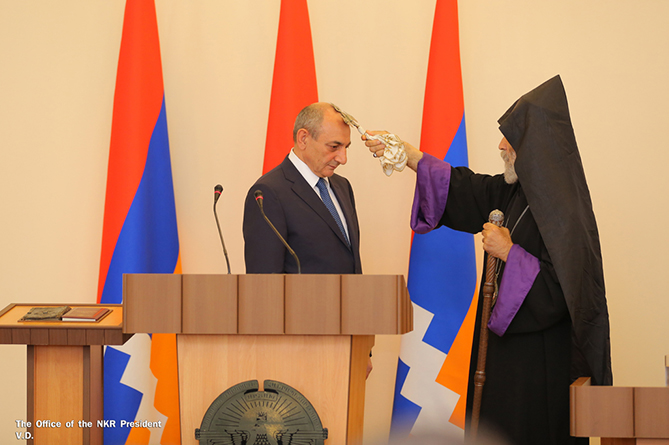 Արցախի նախագահ Բակո Սահակյանը ստանձնեց պաշտոնը