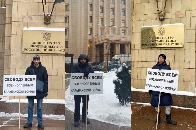 "Армянская нация не смирится!": как армяне Москвы проводят одиночные пикеты и требуют возвращения военнопленных (ФОТО) "Армянская нация не смирится!": как армяне Москвы проводят одиночные пикеты и требуют возвращения военнопленных (ФОТО)