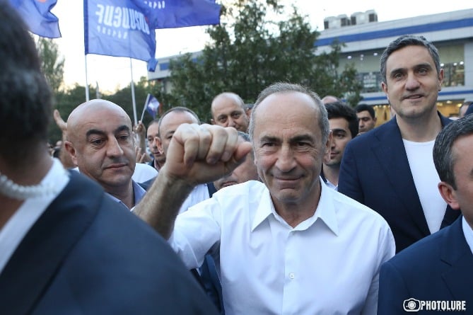 Экс-президент Армении заявил о возобновлении уличной борьбы за смену власти