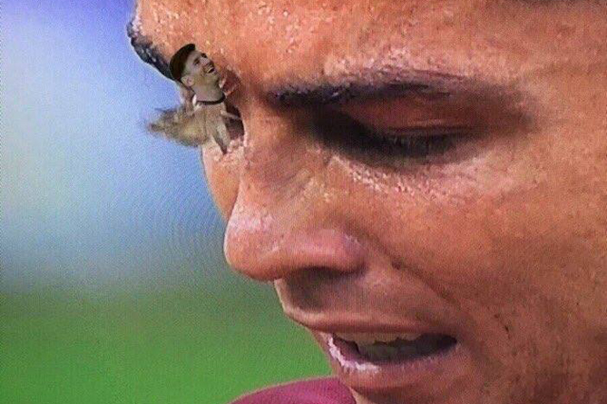 Плачущий Роналду и ночная бабочка превратились в интернет-мем